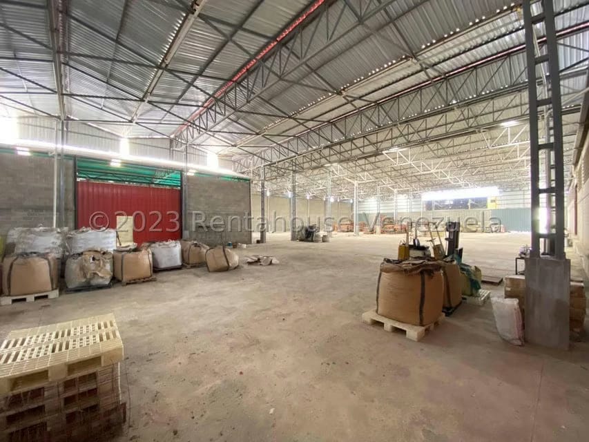 Comercial (Local Comercial) en Venta en Zona Industrial 2, Lara - 35
