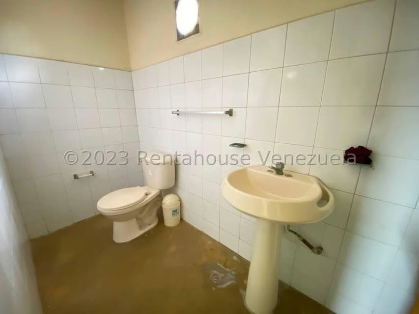 Comercial (Local Comercial) en Venta en Zona Industrial 2, Lara - 41