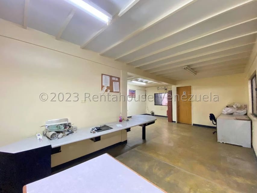 Comercial (Local Comercial) en Venta en Zona Industrial 2, Lara - 44
