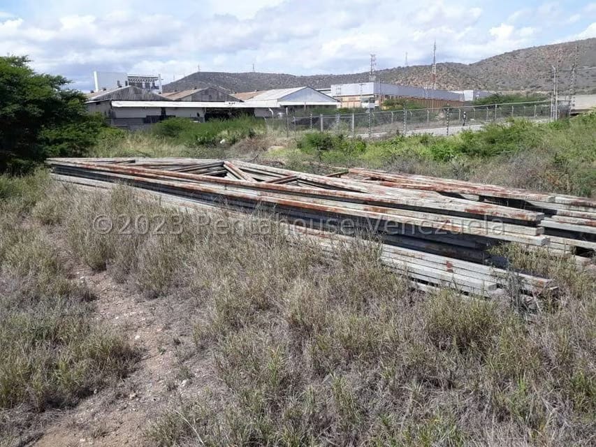 Comercial (Local Comercial) en Venta en Zona Industrial 2, Lara - 48
