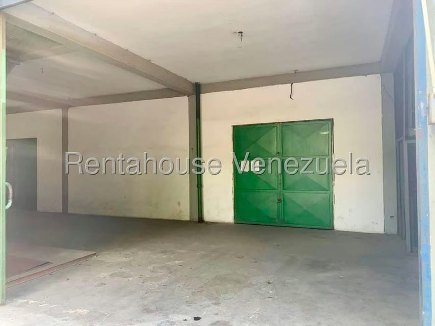 Comercial (Galpon - Deposito) en Alquiler en El Valle, Distrito Metropolitano - 3