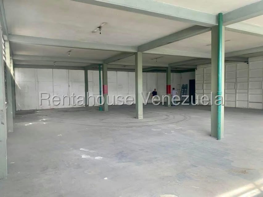 Comercial (Galpon - Deposito) en Alquiler en El Valle, Distrito Metropolitano - 5