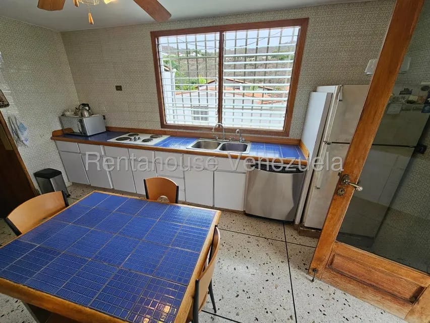 Casa (Multipes Niveles) en Venta en Prados del Este, Distrito Metropolitano - 12