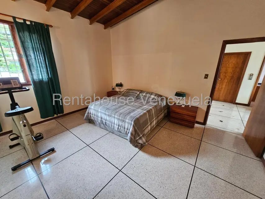 Casa (Multipes Niveles) en Venta en Prados del Este, Distrito Metropolitano - 17