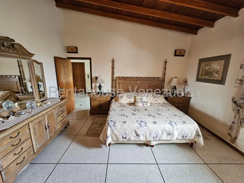 Casa (Multipes Niveles) en Venta en Prados del Este, Distrito Metropolitano - 21