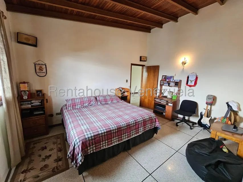 Casa (Multipes Niveles) en Venta en Prados del Este, Distrito Metropolitano - 24
