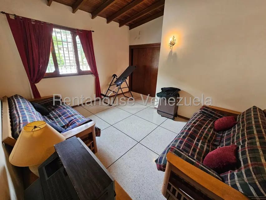 Casa (Multipes Niveles) en Venta en Prados del Este, Distrito Metropolitano - 26