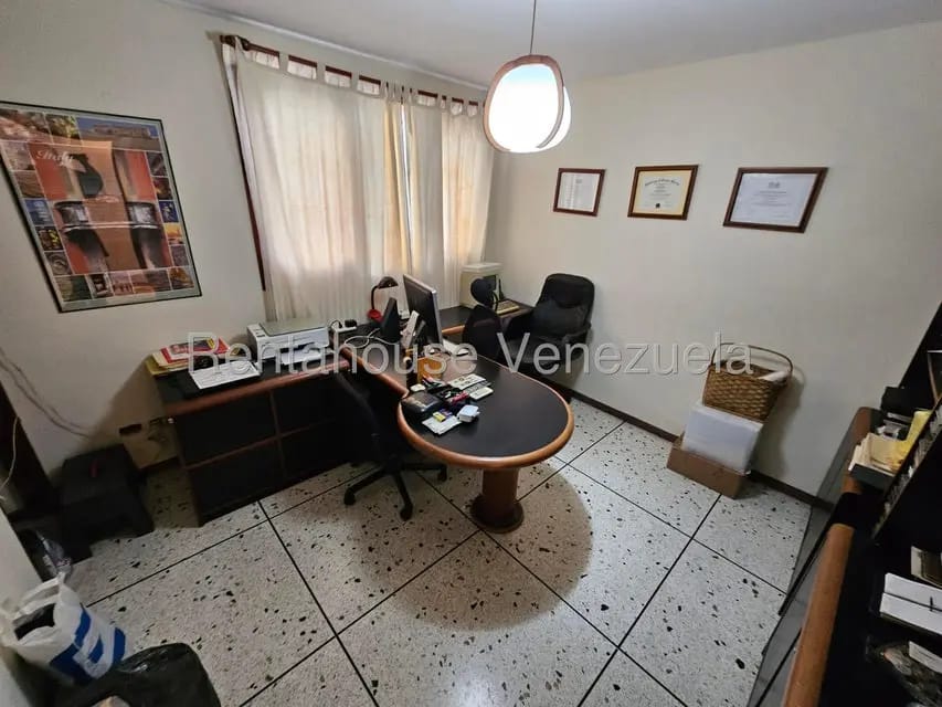 Casa (Multipes Niveles) en Venta en Prados del Este, Distrito Metropolitano - 29
