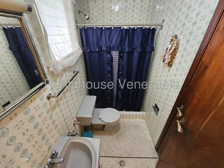 Casa (Multipes Niveles) en Venta en Prados del Este, Distrito Metropolitano - 32