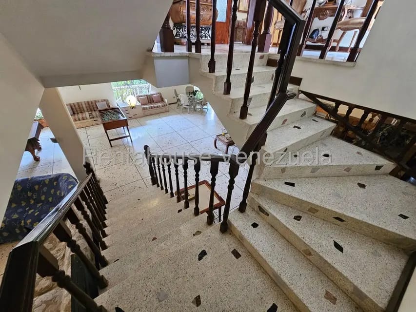 Casa (Multipes Niveles) en Venta en Prados del Este, Distrito Metropolitano - 34