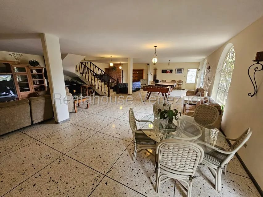 Casa (Multipes Niveles) en Venta en Prados del Este, Distrito Metropolitano - 36