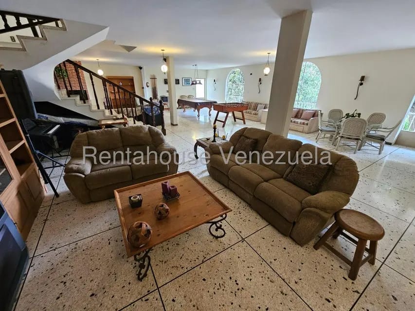 Casa (Multipes Niveles) en Venta en Prados del Este, Distrito Metropolitano - 38