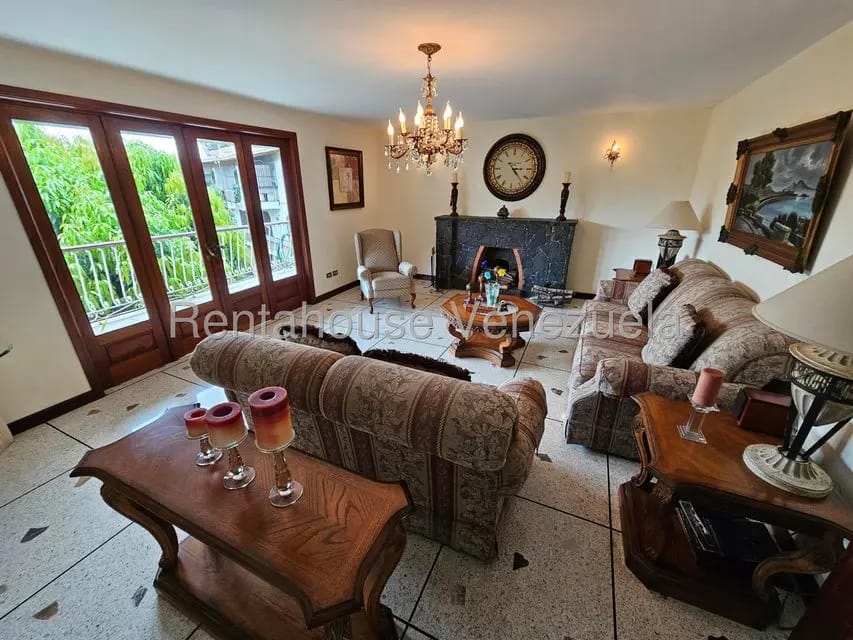 Casa (Multipes Niveles) en Venta en Prados del Este, Distrito Metropolitano - 5