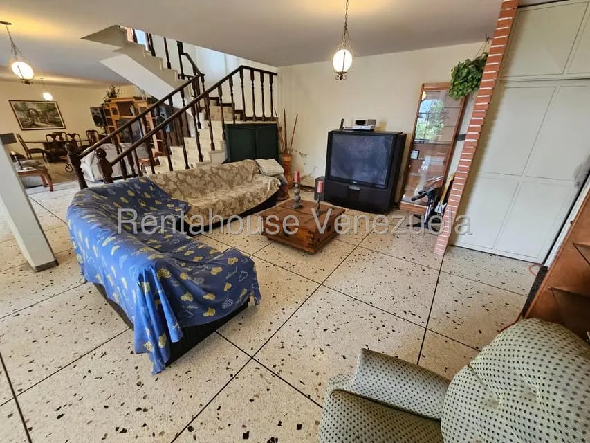 Casa (Multipes Niveles) en Venta en Prados del Este, Distrito Metropolitano - 41