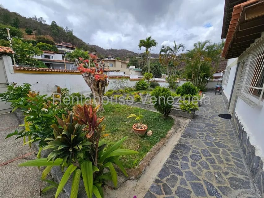 Casa (Multipes Niveles) en Venta en Prados del Este, Distrito Metropolitano - 47