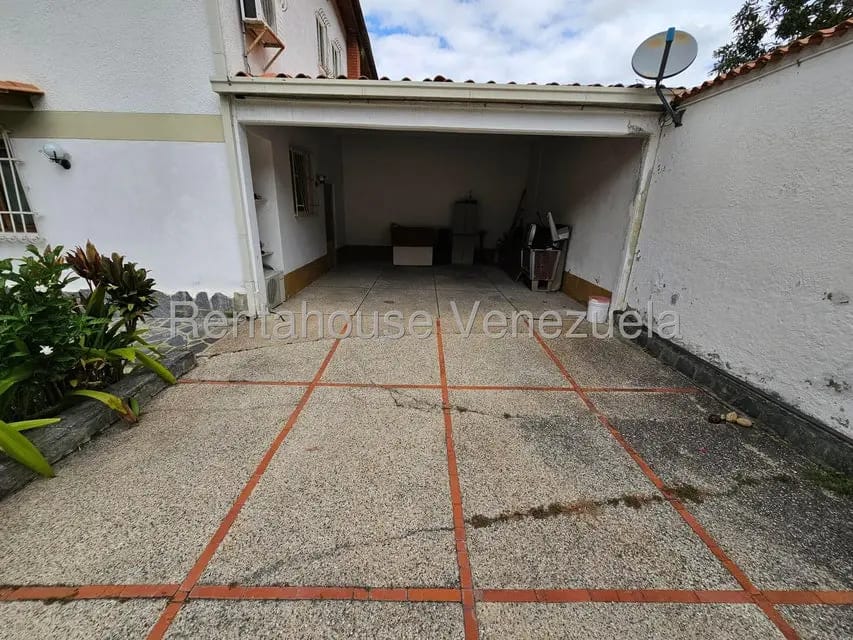 Casa (Multipes Niveles) en Venta en Prados del Este, Distrito Metropolitano - 48