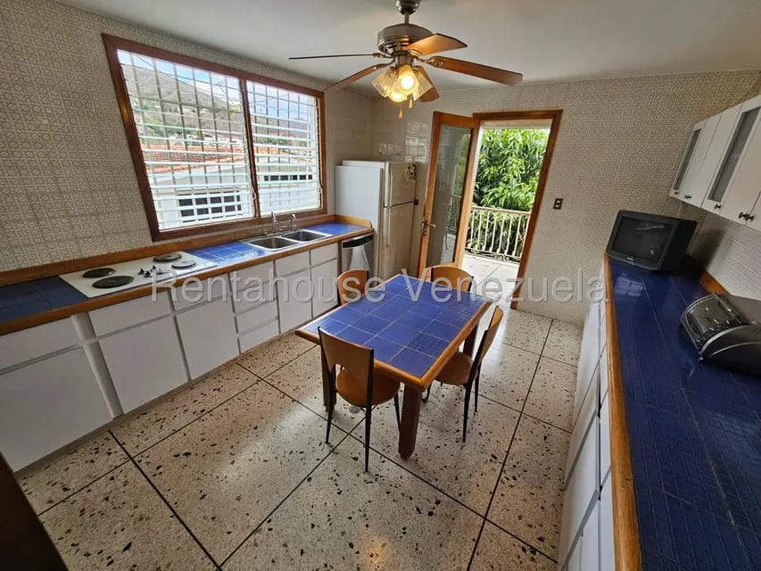 Casa (Multipes Niveles) en Venta en Prados del Este, Distrito Metropolitano - 10