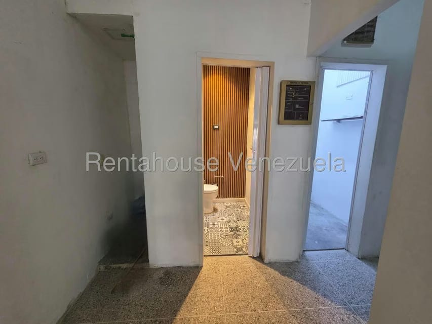 Comercial (Local Comercial) en Alquiler en Altamira, Distrito Metropolitano - 3