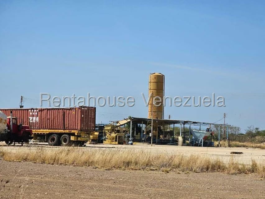 Terreno (Comercial) en Alquiler en Intercomunal Coro La Vela, Falcon - 3