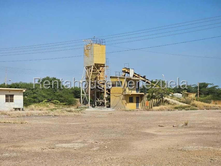 Terreno (Comercial) en Alquiler en Intercomunal Coro La Vela, Falcon - 4