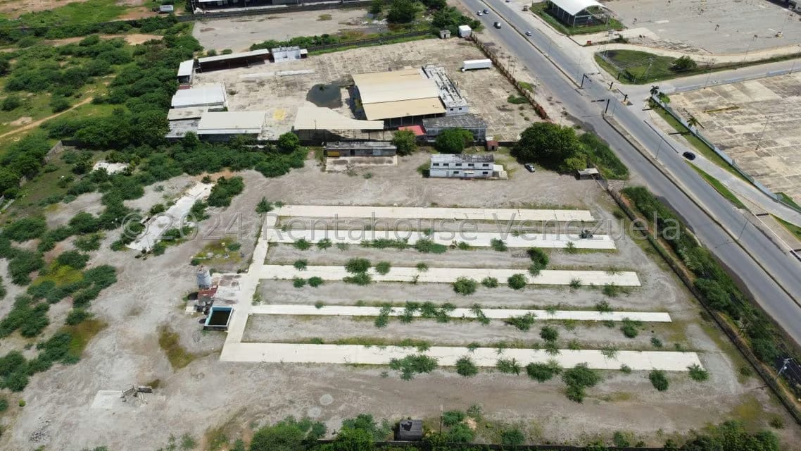 Terreno (Comercial) en Venta en Avenida Intercomunal, Zulia - 2