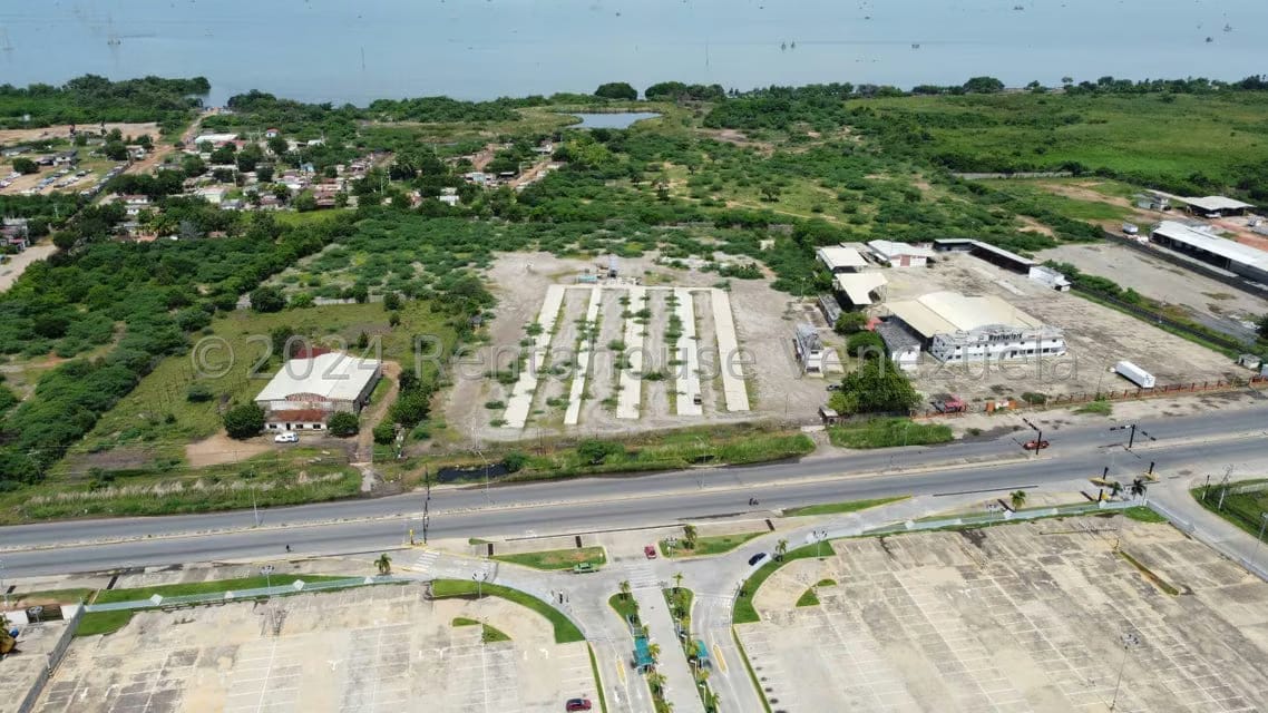 Terreno (Comercial) en Venta en Avenida Intercomunal, Zulia - 4