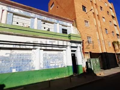 Casa en el centro con muy buen punto comercial