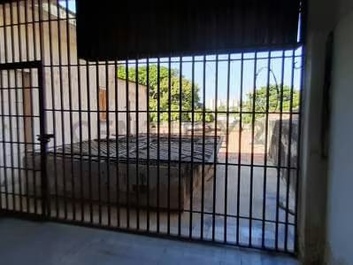 Casa en el centro con muy buen punto comercial - 4