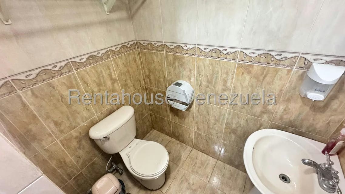 Comercial (Local Comercial) en Alquiler en Montalban I, Distrito Metropolitano - 18