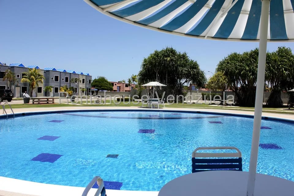 Townhouse (1 Nivel) en Venta en Puerto Encantado, Miranda - 11