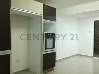 Townhouse en Alquiler de 3 niveles en Camino de Tarabana - 5