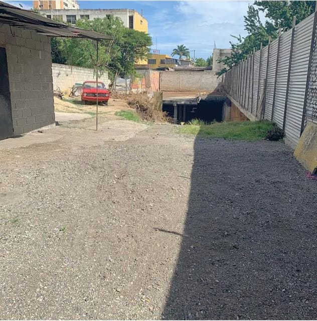 Terreno (Comercial) en Venta en Centro, Lara - 2