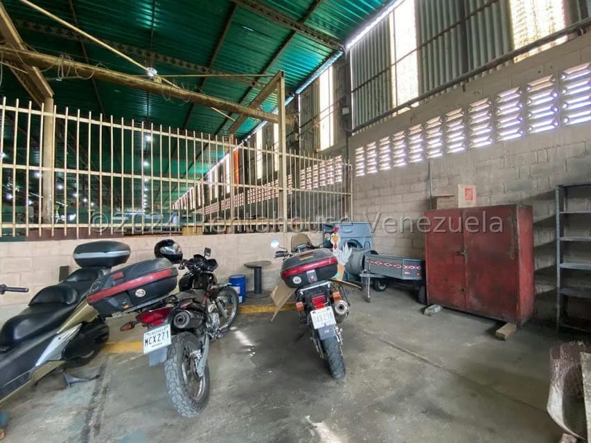 Comercial (Industrial) en Venta en El Marques, Miranda - 33