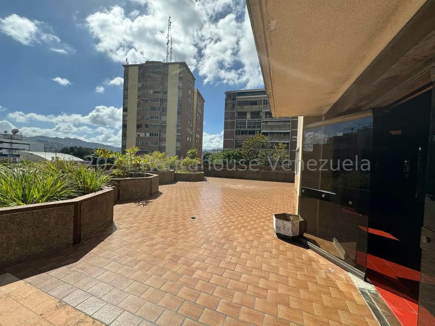 Comercial (Edificio) en Venta en El Marques, Distrito Metropolitano - 32