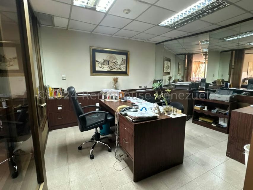 Comercial (Edificio) en Venta en El Marques, Distrito Metropolitano - 35