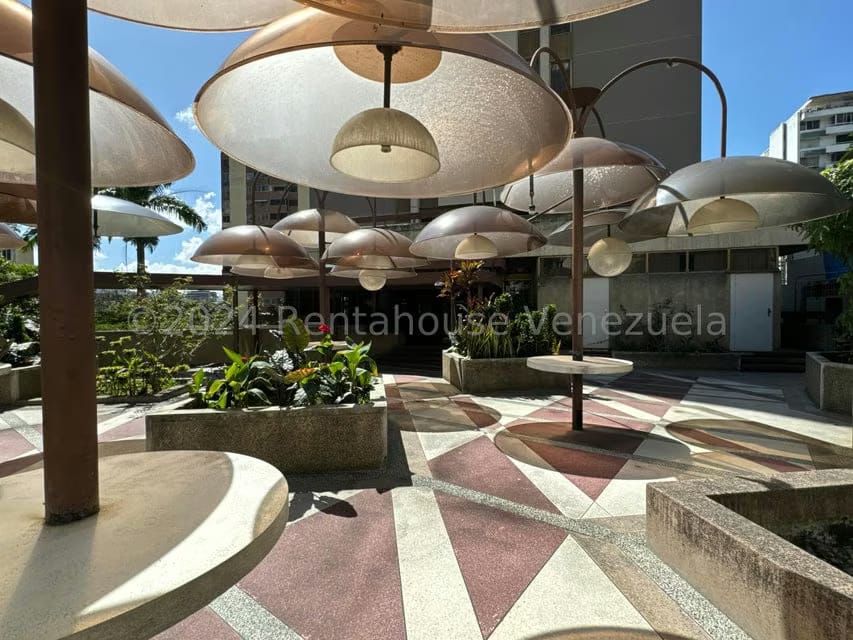 Comercial (Edificio) en Venta en El Marques, Distrito Metropolitano - 38