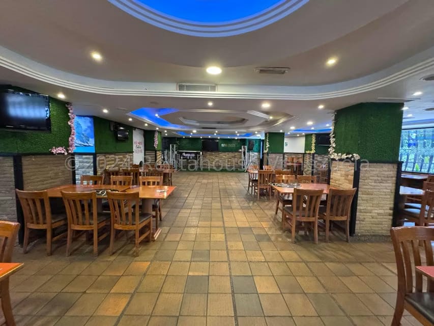 Comercial (Edificio) en Venta en El Marques, Distrito Metropolitano - 46