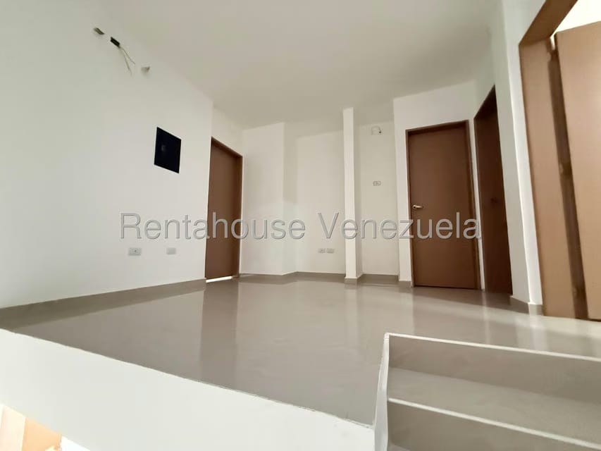 Casa (Duplex) en Venta en Villa Paris, Lara - 15