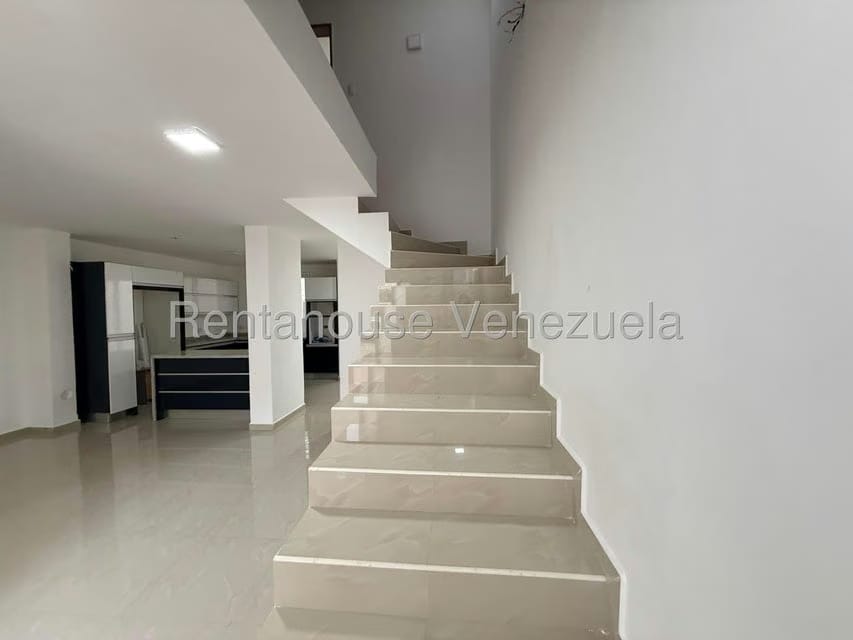 Casa (Duplex) en Venta en Villa Paris, Lara - 16