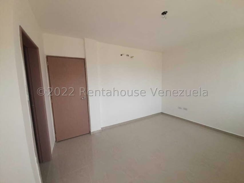 Casa (Duplex) en Venta en Villa Paris, Lara - 17
