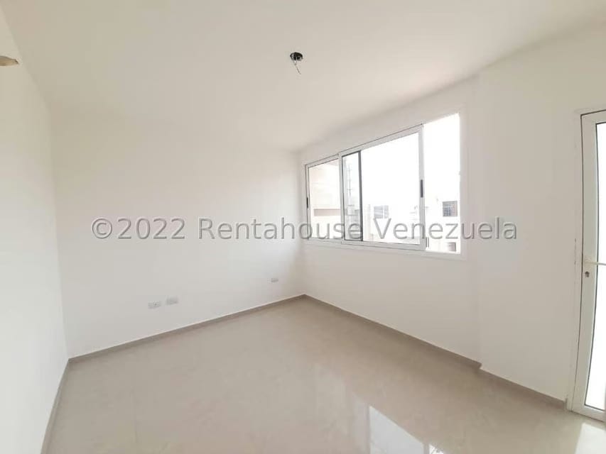 Casa (Duplex) en Venta en Villa Paris, Lara - 18