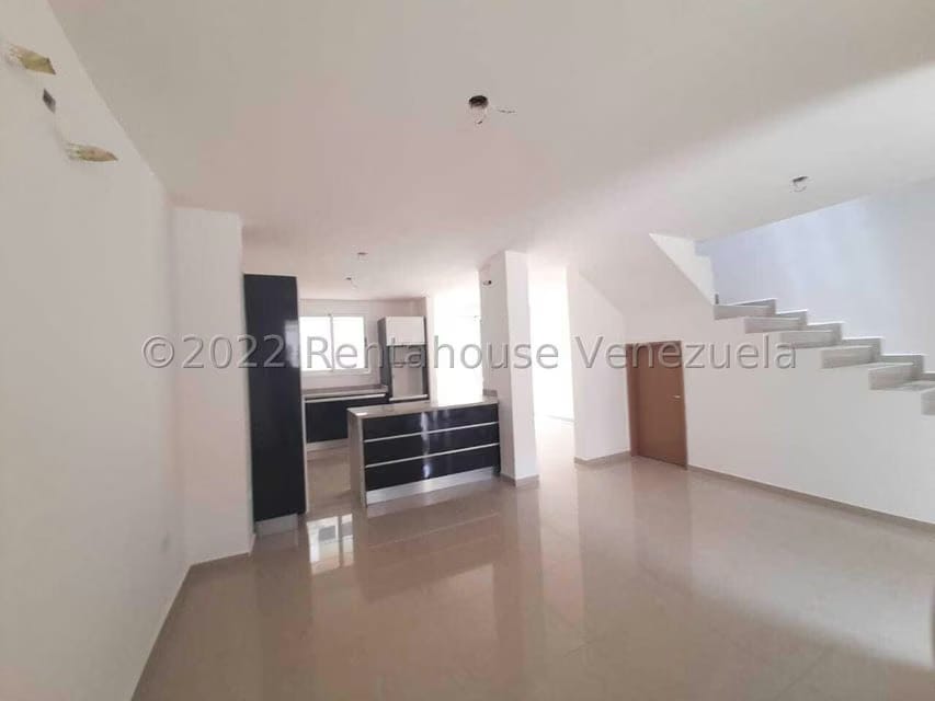 Casa (Duplex) en Venta en Villa Paris, Lara - 3