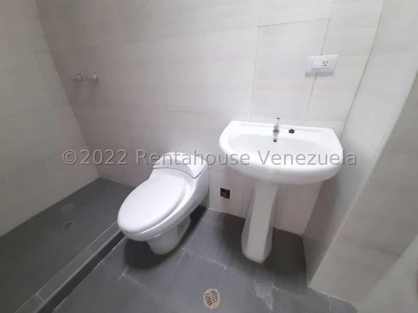 Casa (Duplex) en Venta en Villa Paris, Lara - 21