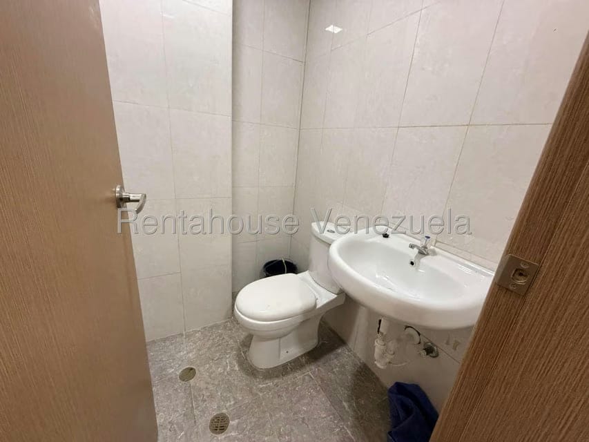 Casa (Duplex) en Venta en Villa Paris, Lara - 23