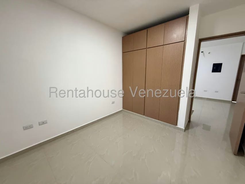 Casa (Duplex) en Venta en Villa Paris, Lara - 25