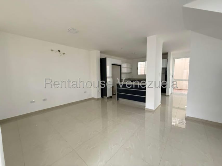 Casa (Duplex) en Venta en Villa Paris, Lara - 4