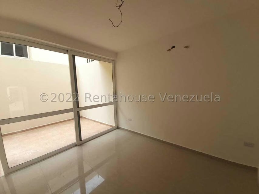 Casa (Duplex) en Venta en Villa Paris, Lara - 36