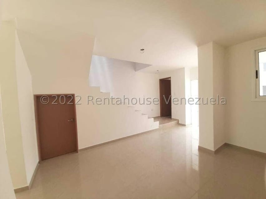 Casa (Duplex) en Venta en Villa Paris, Lara - 6