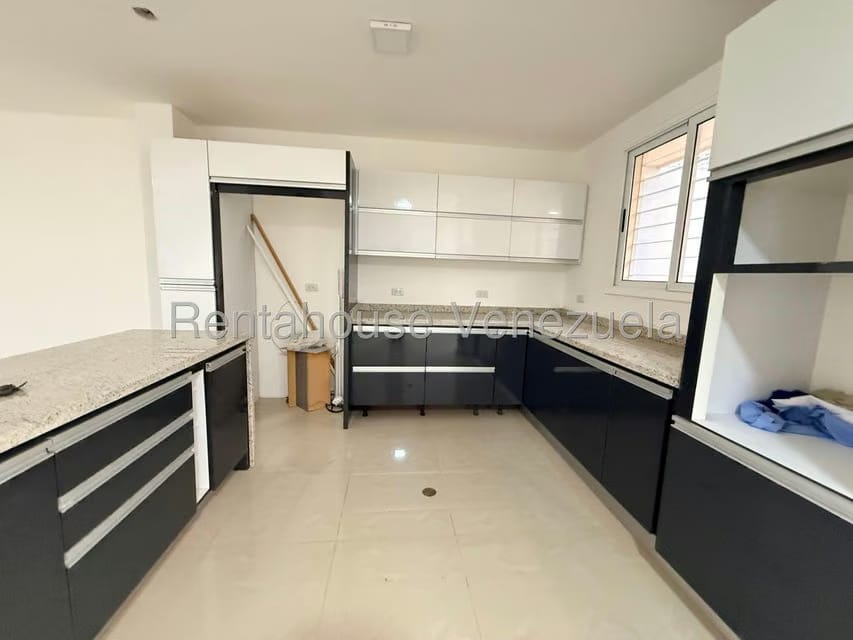 Casa (Duplex) en Venta en Villa Paris, Lara - 9