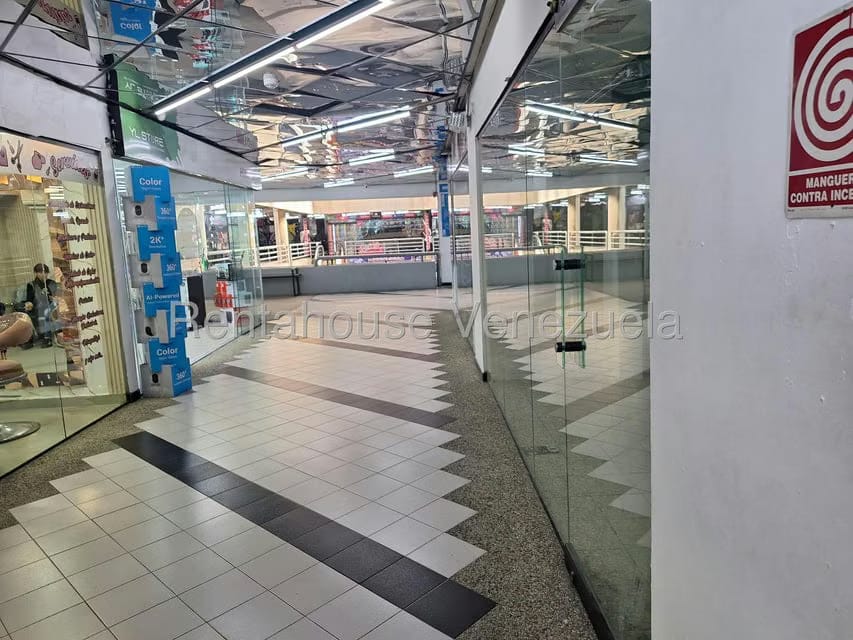Comercial (Local Comercial) en Venta en Sabana Grande, Distrito Metropolitano - 4